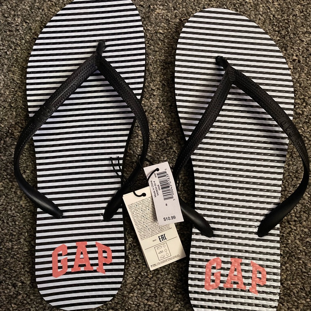 GAP Women NWT Monochrome Striped Flip Flops